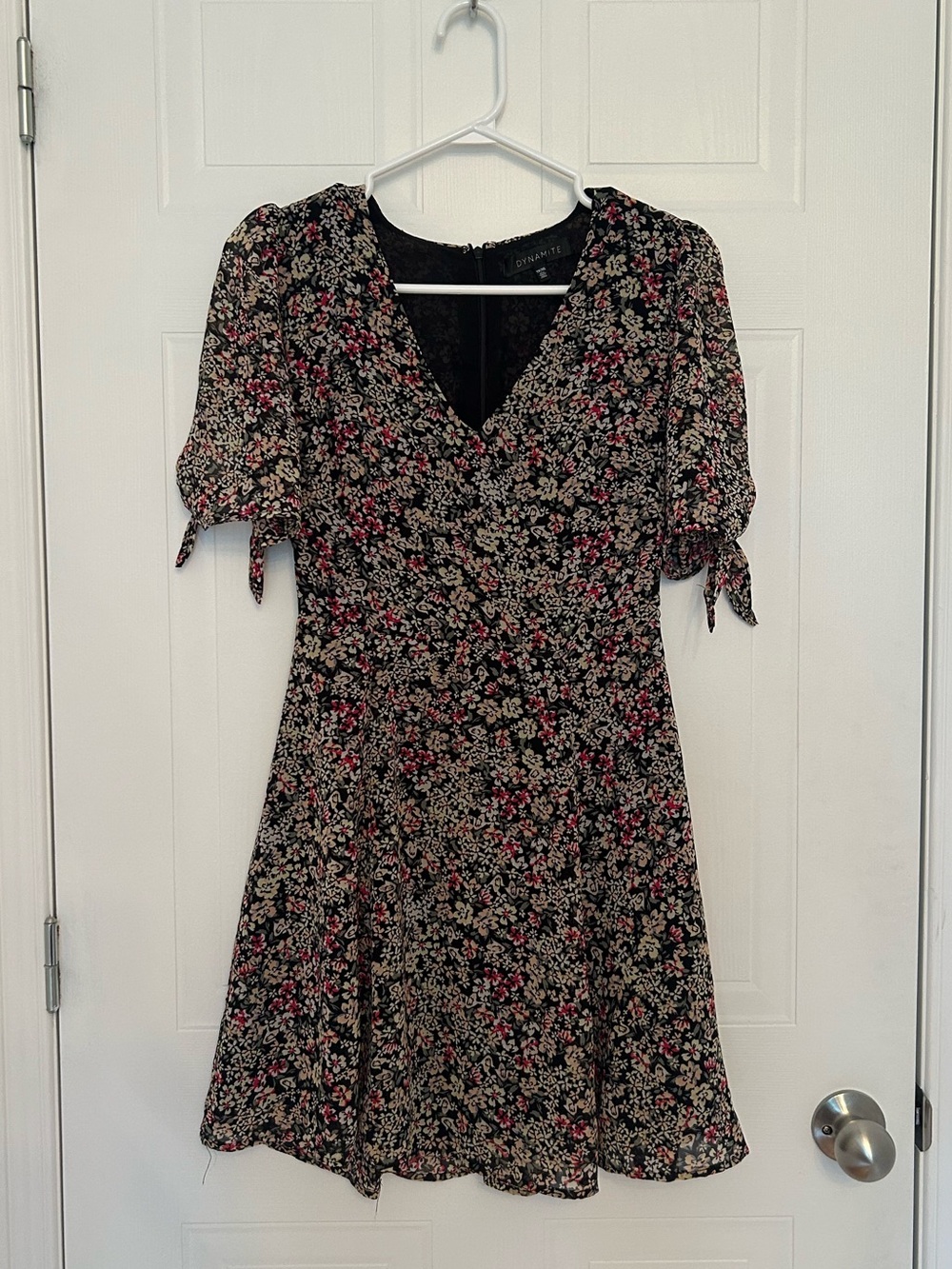 Dynamite Black Floral Mini Dress with Pink & Cream Accents Women’s Size XS